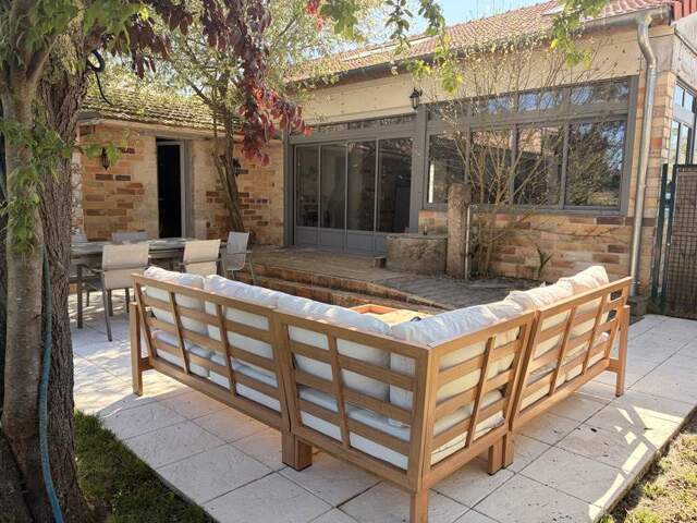 Maison en pierre de 4 pièces principales — photo du bien