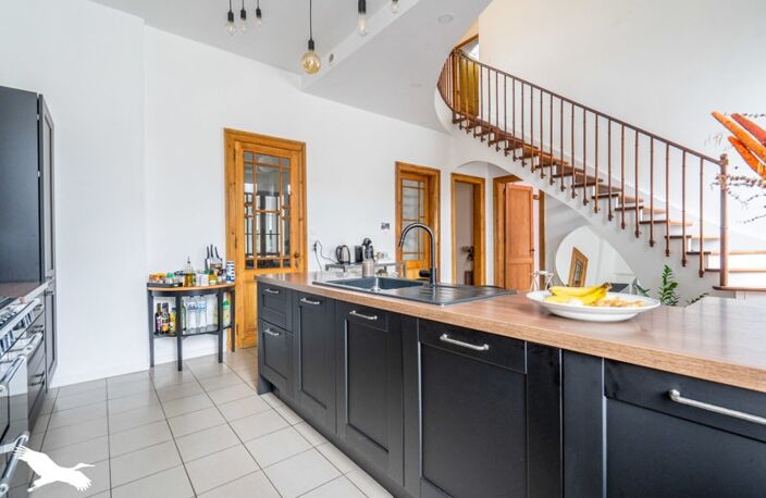Maison en pierre de 4 pièces principales — photo 2