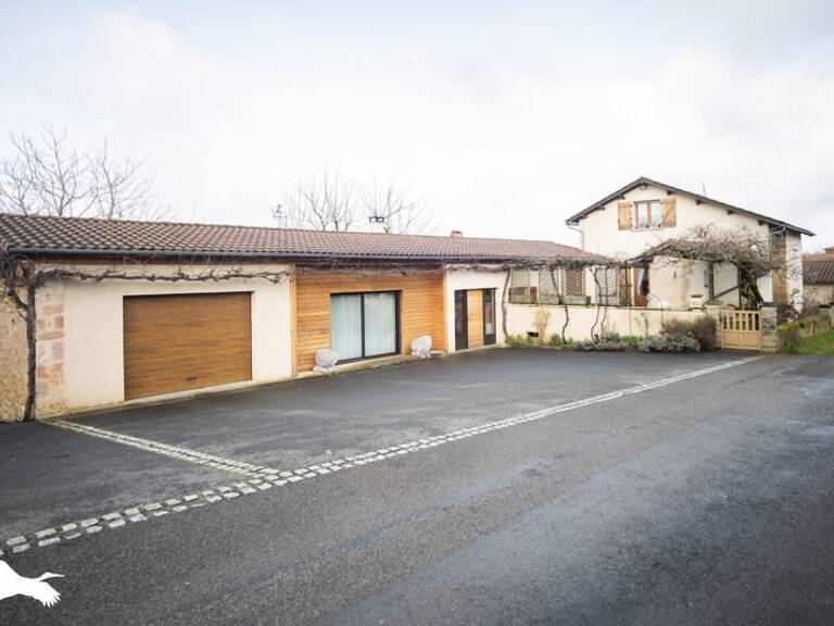 Maison en pierre de 4 pièces principales — photo 1