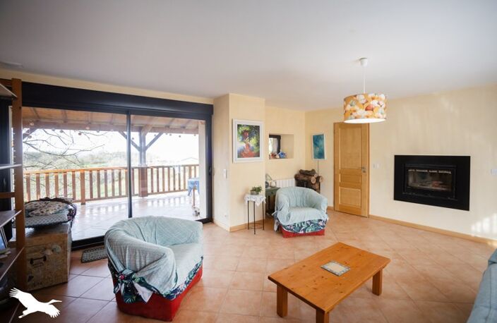 Maison en pierre de 4 pièces principales — photo 2
