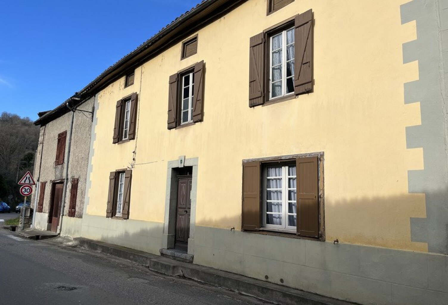 Maison en pierre de 8 pièces principales — photo 1