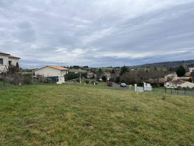 Terrain à bâtir de 0 pièces principales — photo du bien