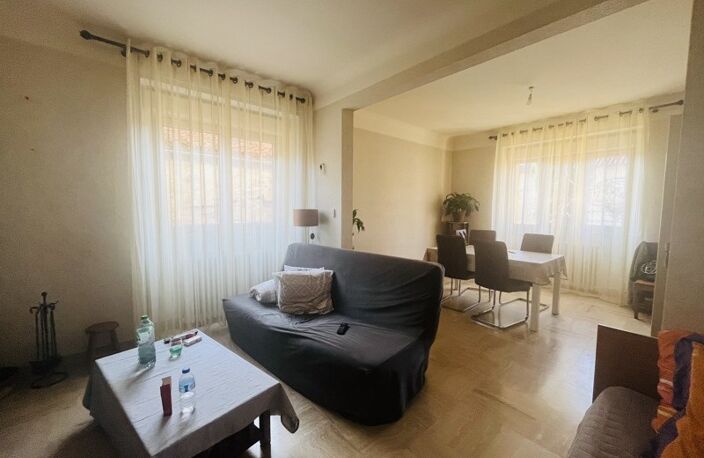 Maison de ville de 9 pièces principales — photo 2