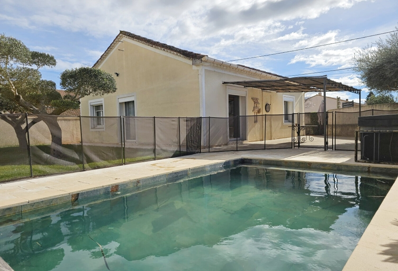 Villa de plain pied avec piscine et double garage MARSILLARGUES — photo 1