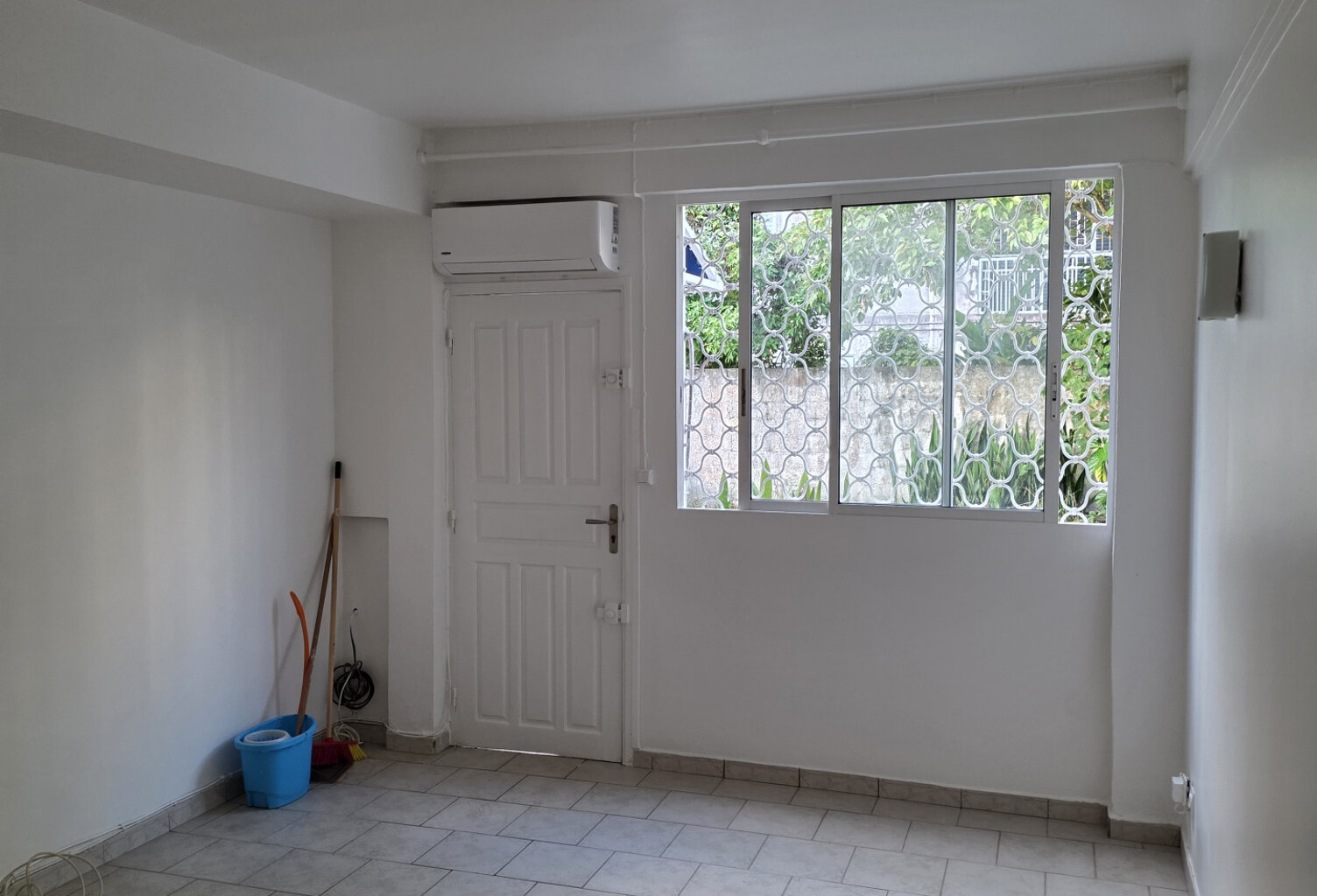 LES ABYMES DUGAZON APPARTEMENT T2 EN RDC SECURISE — photo 1