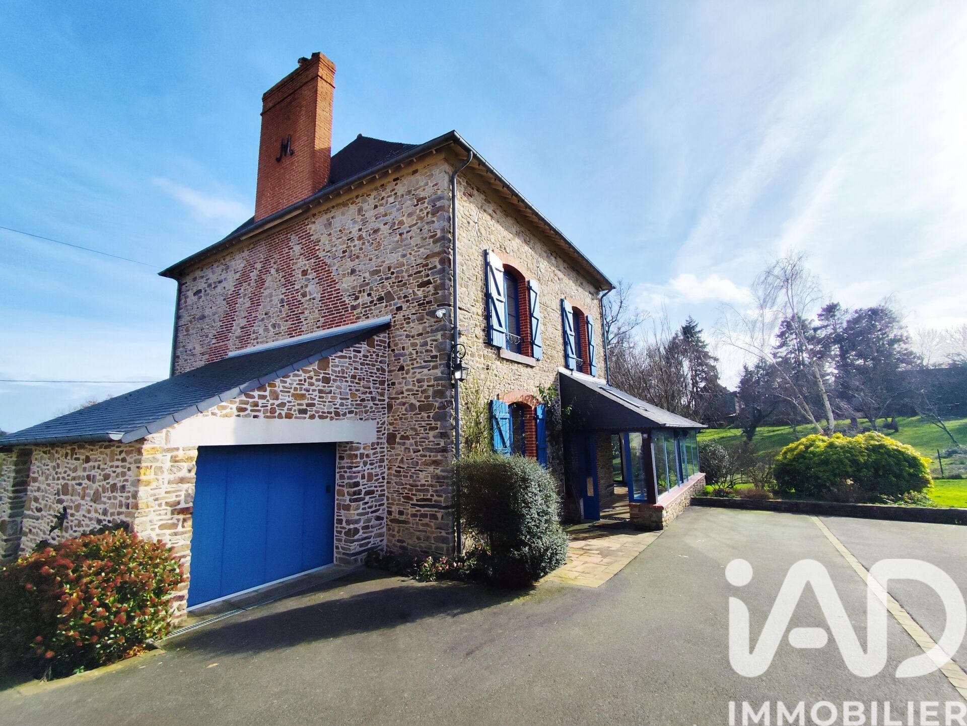 Tresboeuf - 230m² - 8p. - 6ch.