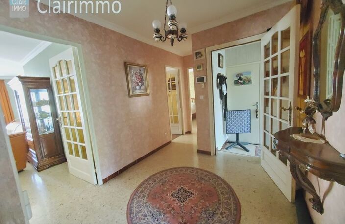Maison de plain-pied à vendre  Rognac  120 m²  Terrain 416 — photo 3