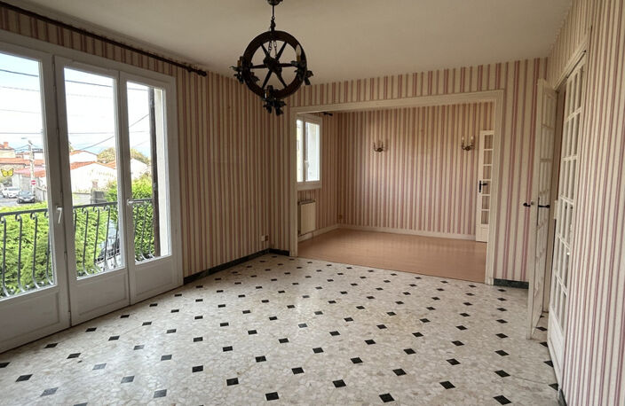 CHAPPES MAISON DE 110 M2 AVEC DOUBLE GARAGE — photo 4