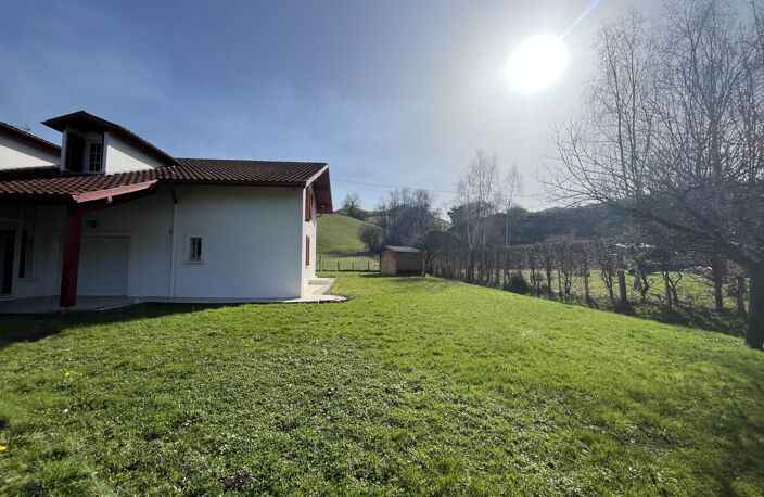 Maison composée de 2 logements à vendre à UHART-CIZE. — photo 3