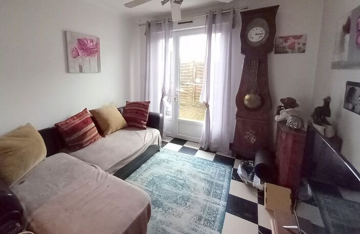 Maison 7 pièces avec terrasse et jardin  - à 5' du centre-ville de Laval (53) — photo 2