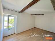 Aux portes de Montélimar : appartement rénové dans un château avec parc privé et piscine — photo 3