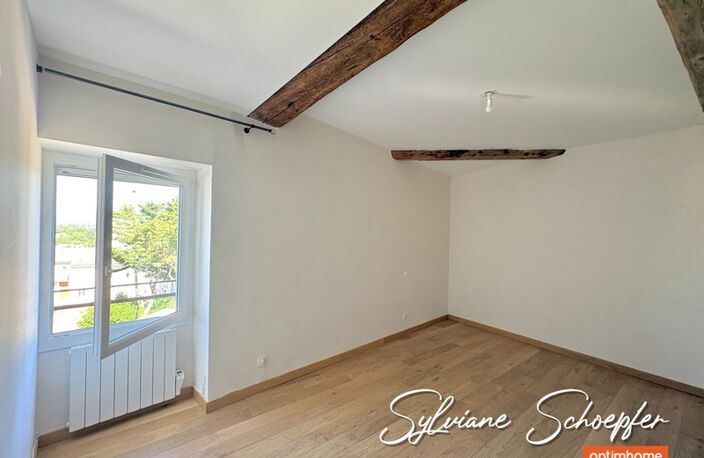 Aux portes de Montélimar : appartement rénové dans un château avec parc privé et piscine — photo 3