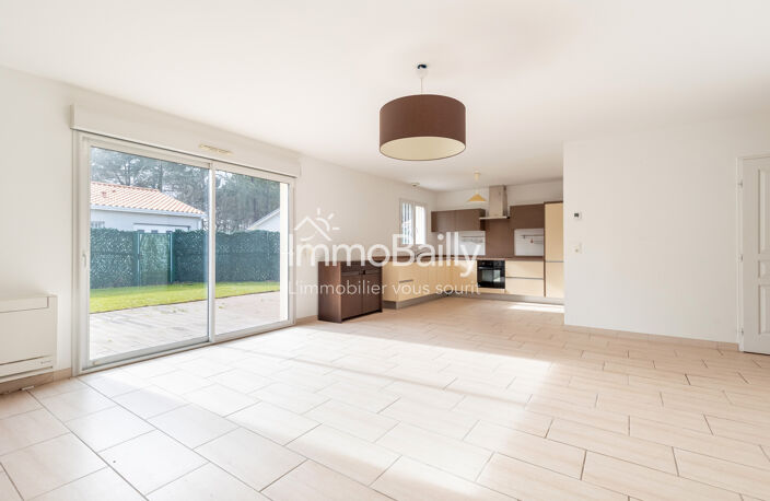 MAISON 88M2 3 CHAMBRES JARDIN GARAGE — photo 2