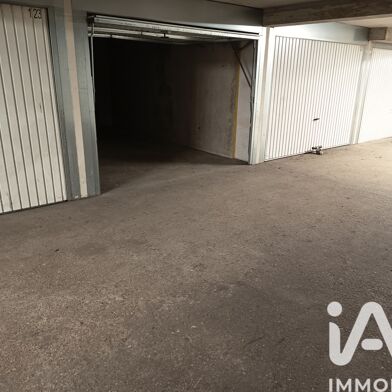 Garage  21000 €