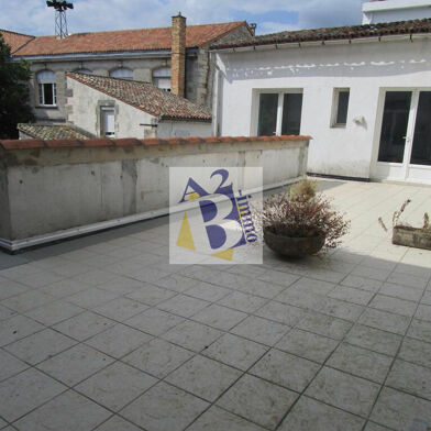 Appartement 3 pièces 710 €