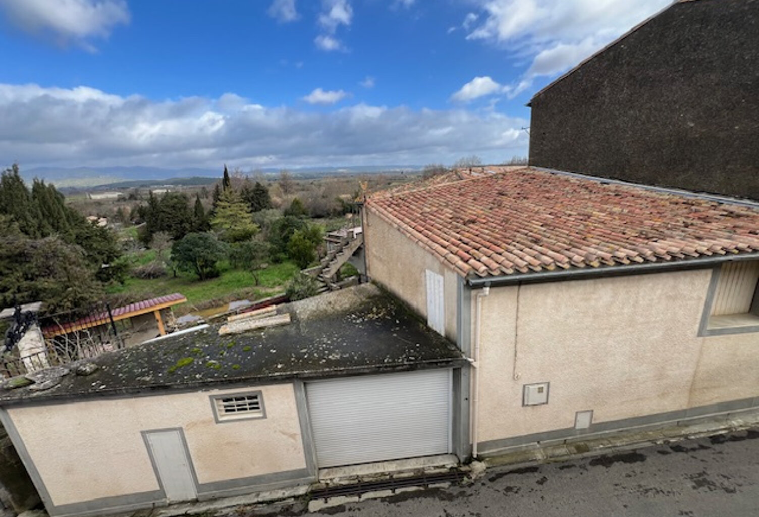 maison de village avec ascenceur , garage et terrasse — photo 1