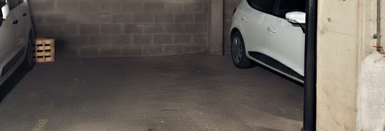 Garage  12 m² à vendre à Paris 18 (75018)