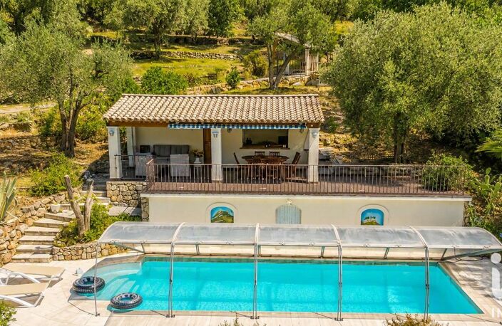 Vente Maison/villa 8 pièces — photo 2