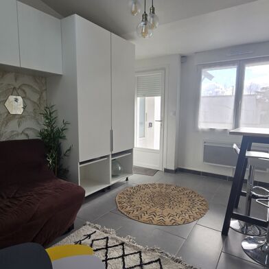 Appartement 2 pièces 558 €