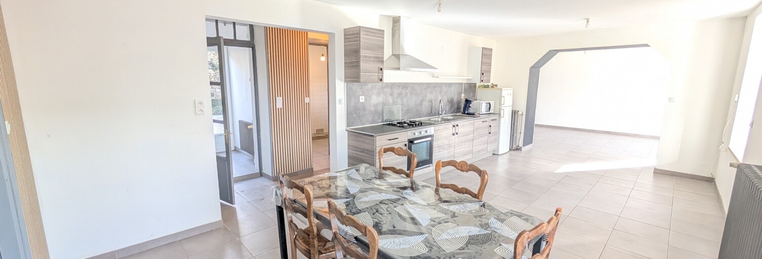 Immeuble  211 m² à vendre à Lussac-les-Châteaux (86320)