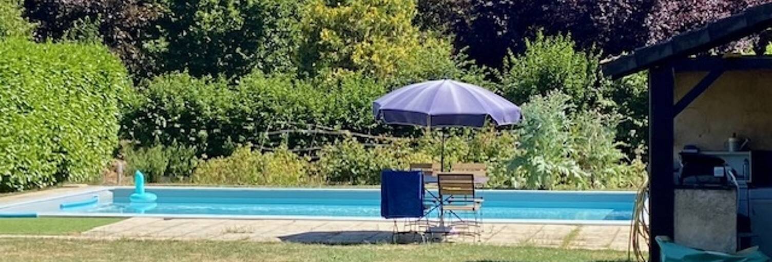 Maison 6 Pièces 210 m² à vendre à La Vineuse sur Fregande (71250)