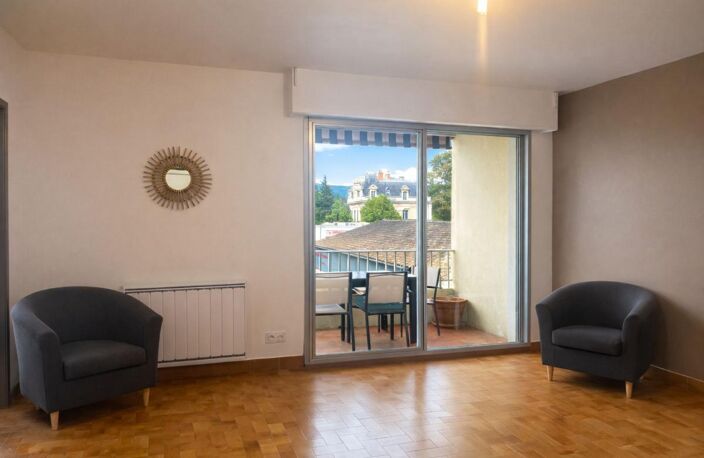 Appartement ET Garage À Vendre — photo 2