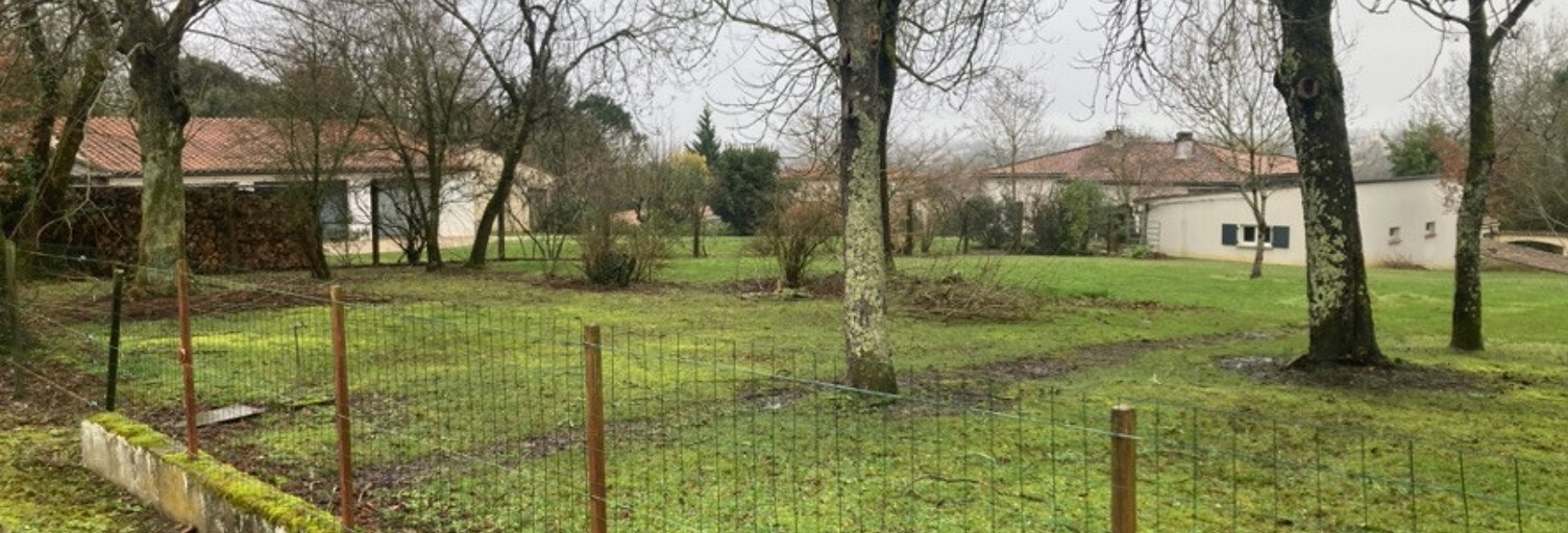 Terrain  761 m² à vendre à Fontcouverte (17100)