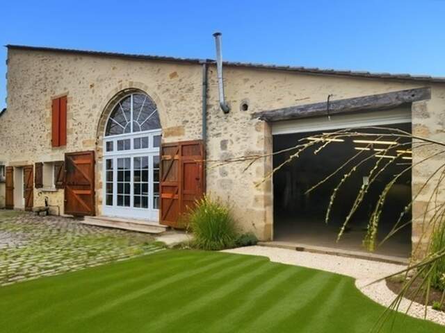 Maison à vendre 10 pièces TOULENNE (33) — photo du bien