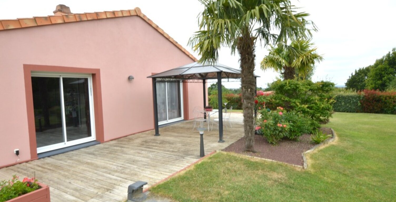 DEP (49)  a vendre tres belle maison familliale  6 pièces  plain pied - BOTZ‑EN‑MAUGES · — photo 1