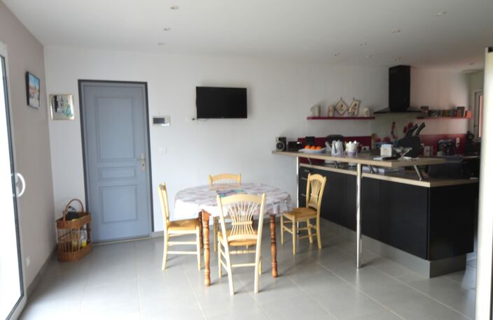 DEP (49)  a vendre tres belle maison familliale  6 pièces  plain pied - BOTZ‑EN‑MAUGES · — photo 3