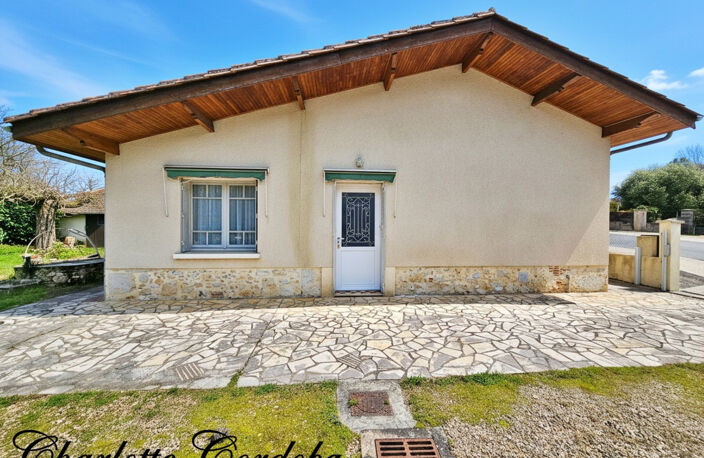 Maison plain-pied 3 chambres - Double garage - Dépendances - 1920 m² de terrain et 1060m² de bois — photo 4