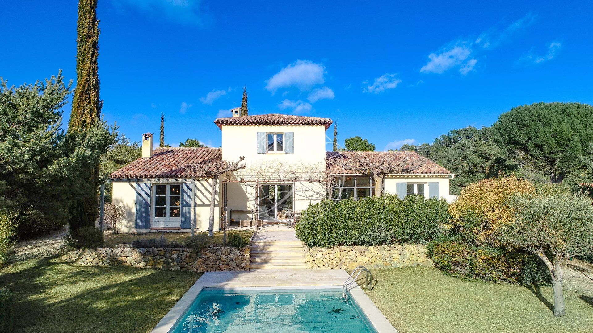 Villa / Maison  T6 à vendre Tourtour 83690