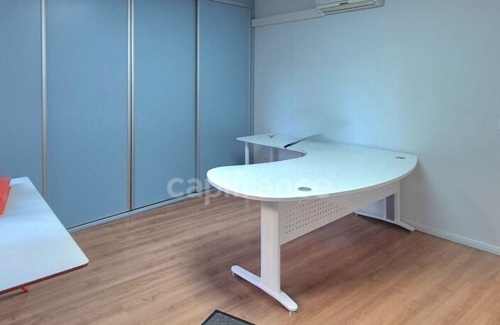 Exclusivité  – Maison/immeuble de Bureaux TARBES (65) — photo 5