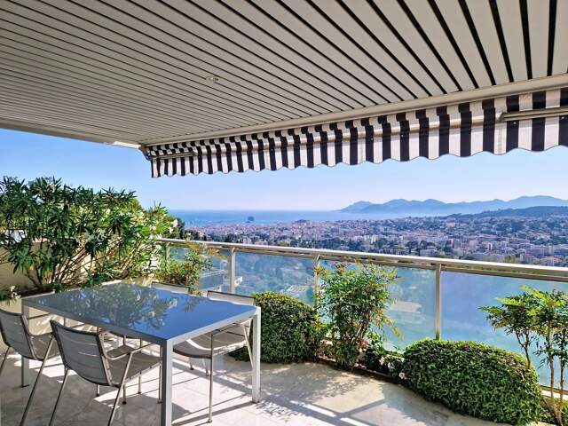 LE CANNET COLLINES - GRAND APPARTEMENT T4 TRAVERSANT - PLEINE VU — photo du bien