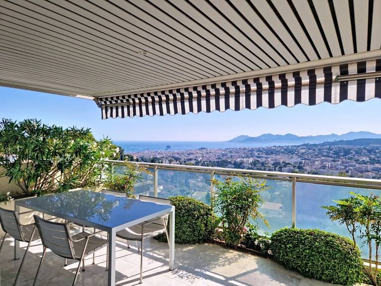 LE CANNET COLLINES - GRAND APPARTEMENT T4 TRAVERSANT - PLEINE VU — photo 1
