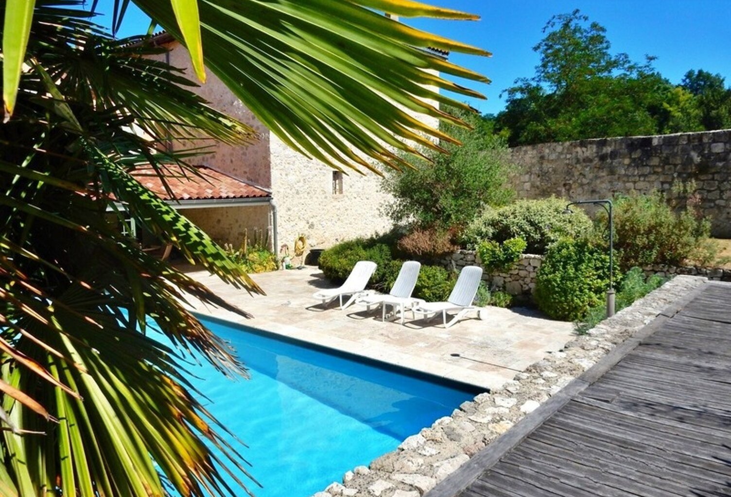 Demeure de caractère du XVIIIe siècle avec piscine, 5 suites et activité de chambres d'hôtes – Vianne — photo 1