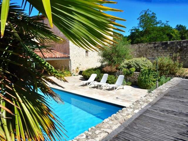 Demeure de caractère du XVIIIe siècle avec piscine, 5 suites et activité de chambres d'hôtes – Vianne — photo du bien