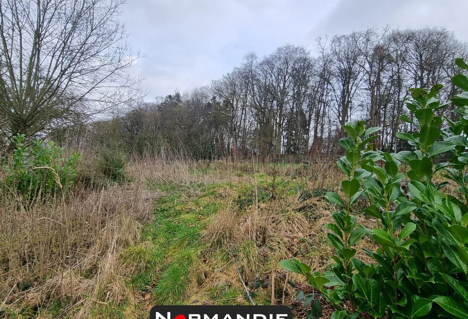 Terrain constructible 699 m2 — photo 1