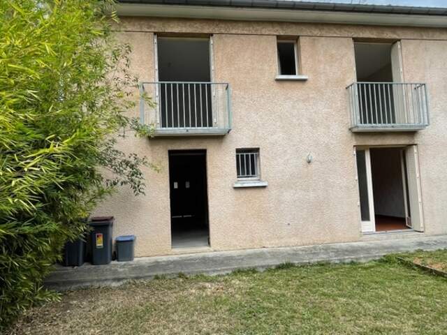 Tarbes centre ville proche commerces ,maison de ville 120M2 habitables, avec 4 chambres, Garage, terrain sans vis à vis — photo du bien