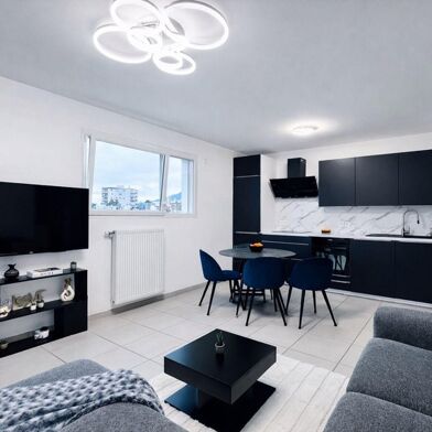 Appartement 4 pièces 370000 €