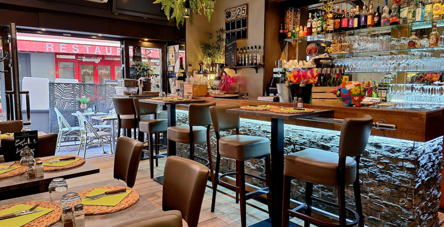 Dpt Savoie (73),  AIX LES BAINS Hyper Centre -BAR-Restaurant Double Terrasse — photo 1