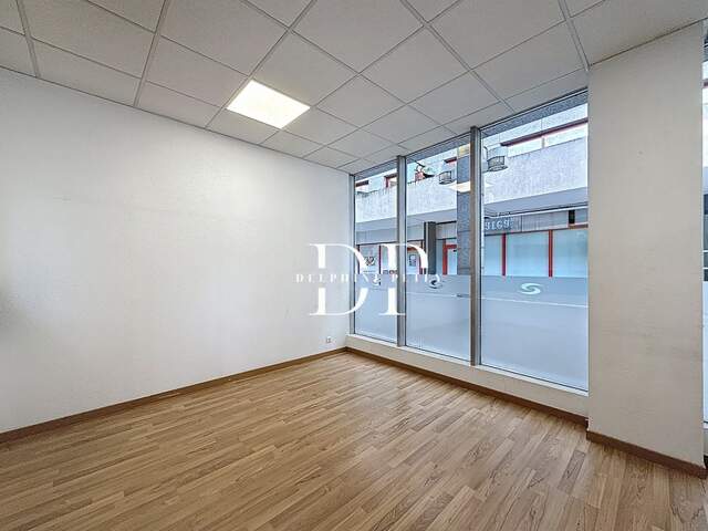 Local bureaux de 184 m2 à vendre ANNEMASSE (74) — photo du bien