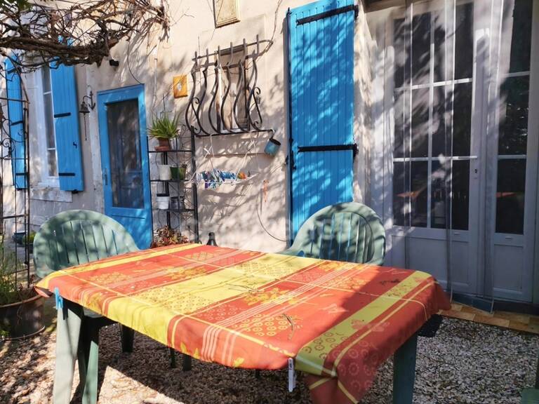 Maison en pierre de caractère au Sambuc – 3 chambres, terrasse et charme authentique en Camargue — photo 1