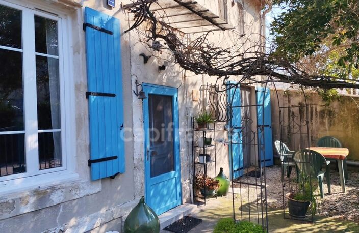 Maison en pierre de caractère au Sambuc – 3 chambres, terrasse et charme authentique en Camargue — photo 2