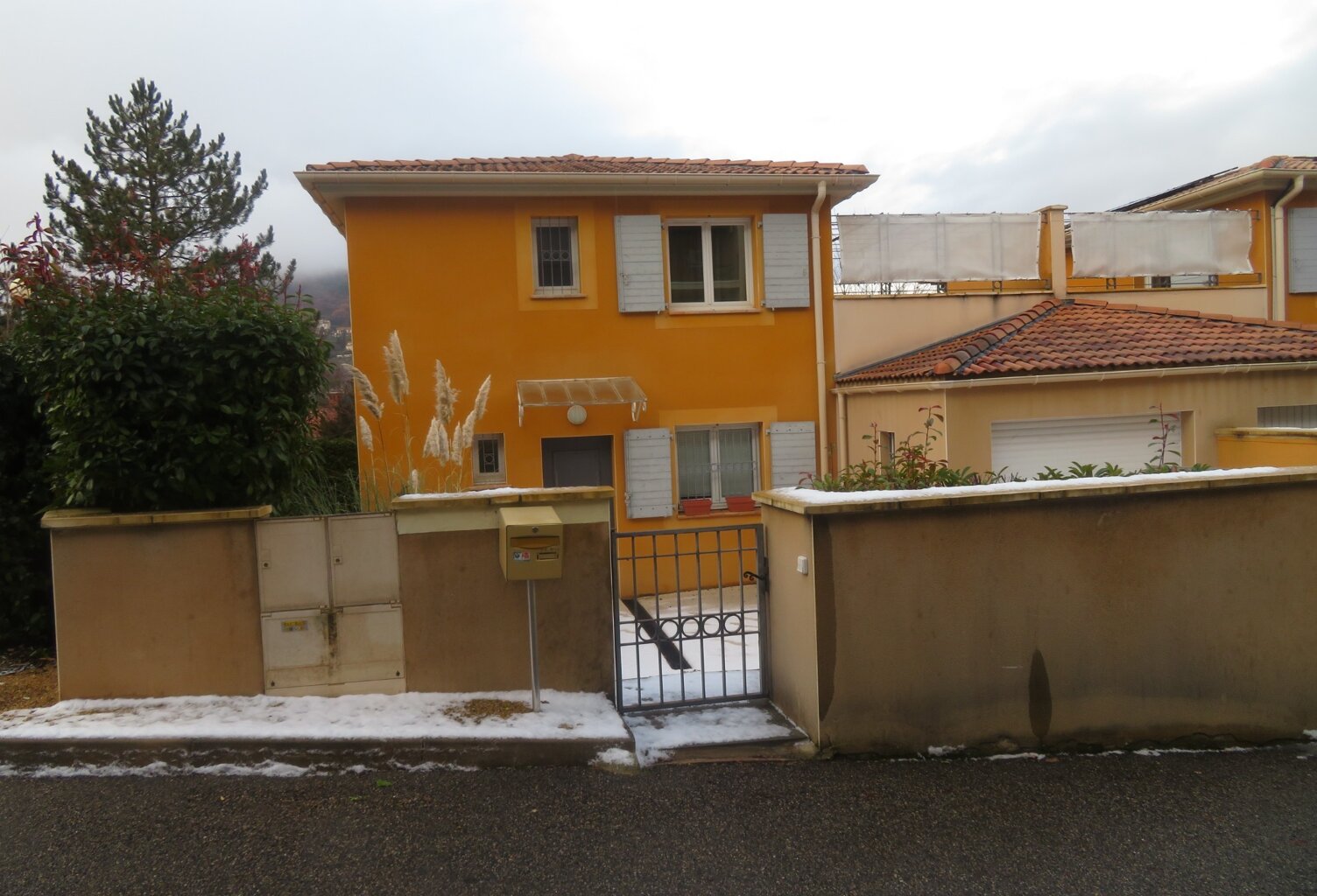 Belle MAISON sur 2 niveaux de 95 m3 à vendre centre ville de DIGNE LES BAINS (04) — photo 1