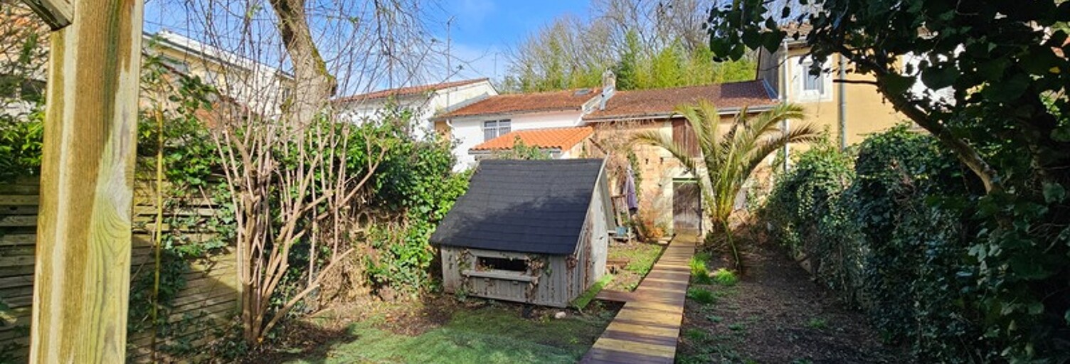 Immeuble  228 m² à vendre à Saint-Médard-en-Jalles (33160)