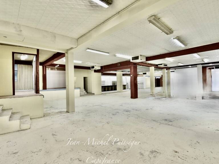 Entrepôt / Bureaux de 750m2 à Vendre à SAINT GAUDENS (31) — photo 1