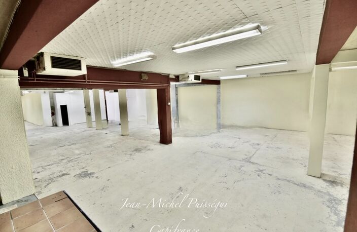 Entrepôt / Bureaux de 750m2 à Vendre à SAINT GAUDENS (31) — photo 2