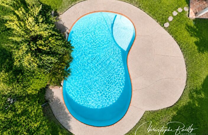 Launaguet, aux portes de Toulouse : villa 223 m² avec séjour cathédrale et piscine — photo 2
