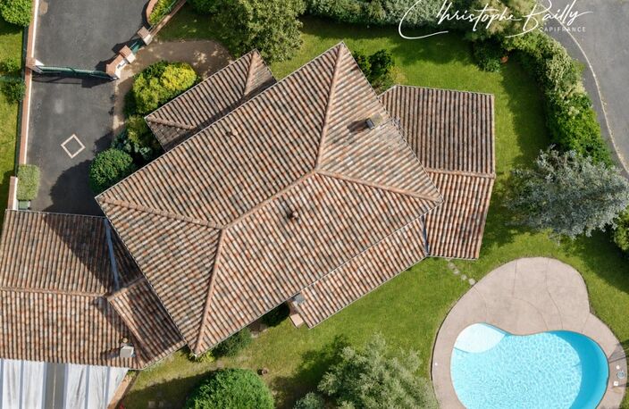 Launaguet, aux portes de Toulouse : villa 223 m² avec séjour cathédrale et piscine — photo 3